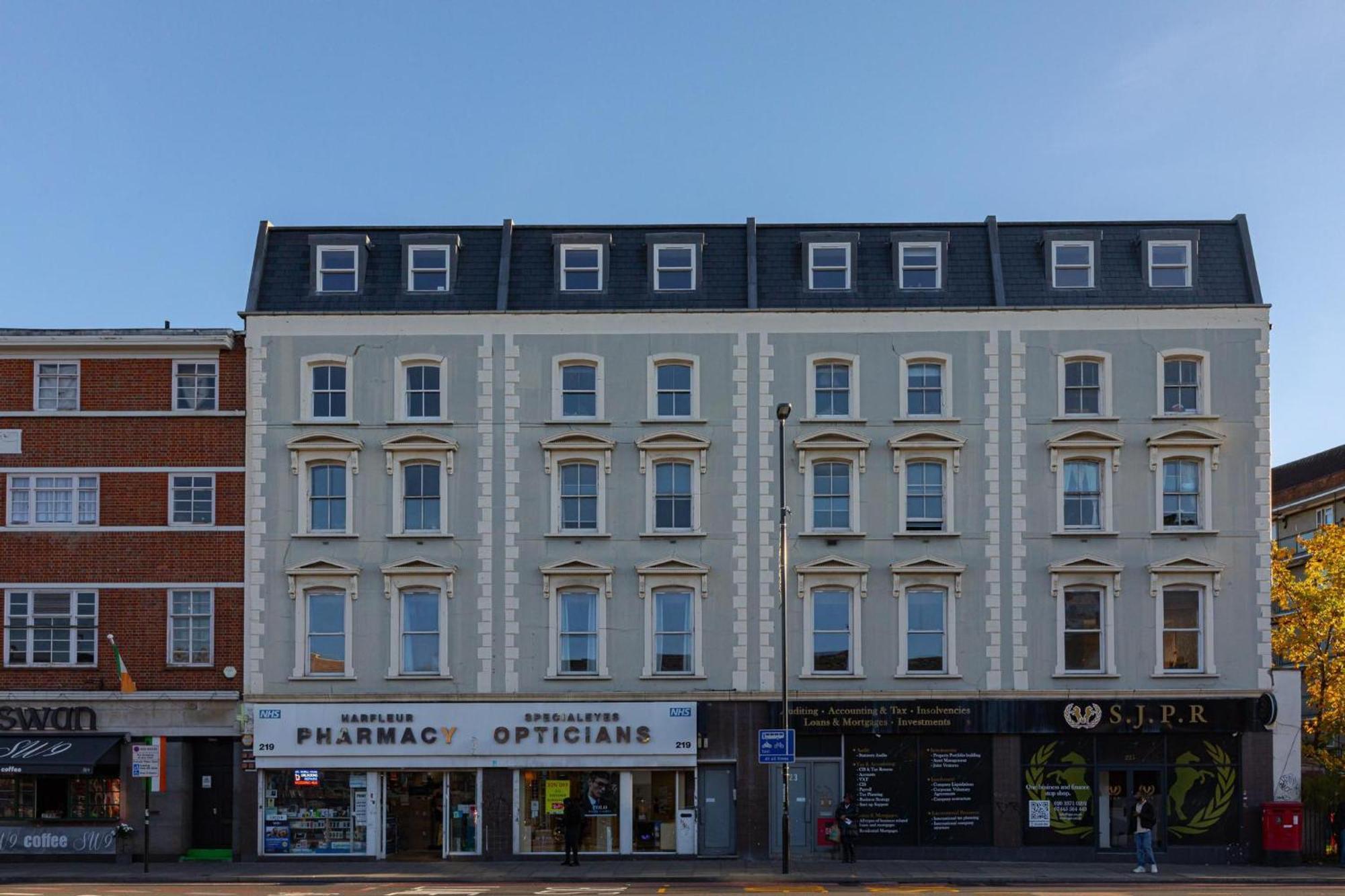 Prime Location Flats Lägenhet London Exteriör bild